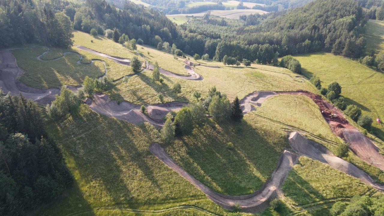 Pokoje Goscinne Art- Dworek Kudowa-Zdrój Esterno foto